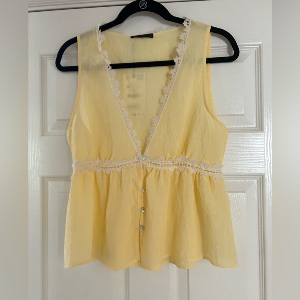 ZaraYellow Lace Trim Sleeveless Top, NWT, size medium